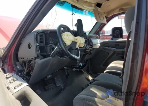 2004 Chevrolet Silverado K2500 Heavy Duty z USA, uszkodzony, nr VIN 1GCHK29U94E270951